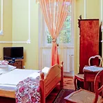 לינה וארוחת בוקר Palac Ptaszynka 3*