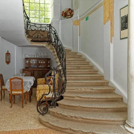 Bed & Breakfast Palac Ptaszynka Gryfice