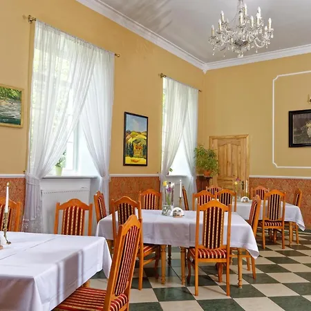 Palac Ptaszynka Bed & Breakfast Gryfice