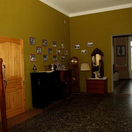 Palac Ptaszynka Couette-café