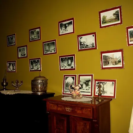 Palac Ptaszynka Bed & Breakfast 3*