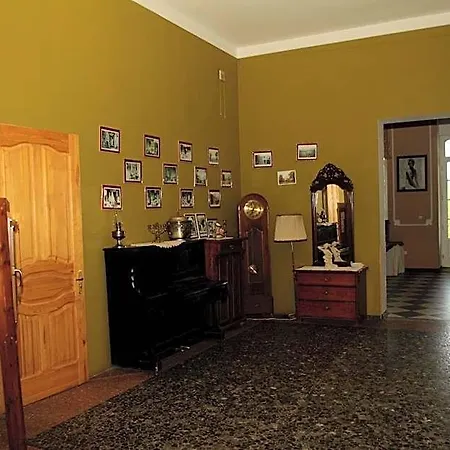 Palac Ptaszynka B&B