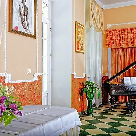 Palac Ptaszynka B&B 3*
