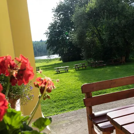 Palac Ptaszynka Bed & Breakfast