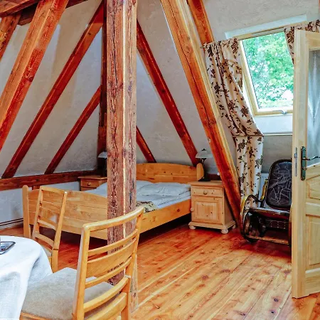 Bed & Breakfast Palac Ptaszynka *