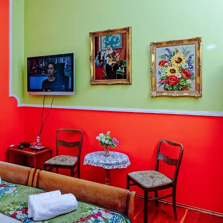 Palac Ptaszynka Bed & Breakfast *