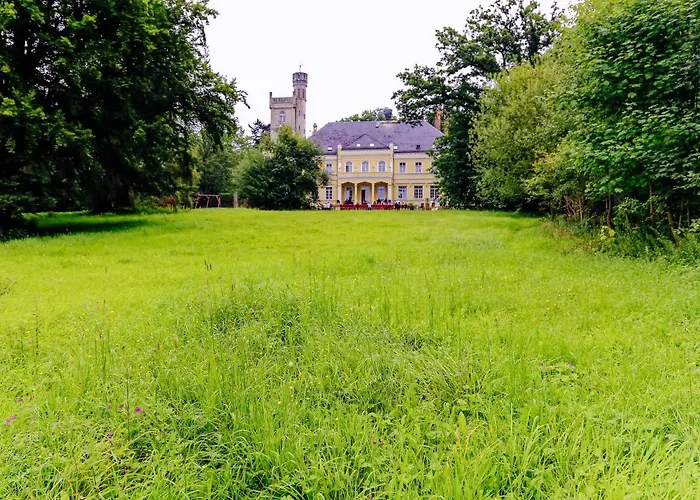 Palac Ptaszynka Bed & Breakfast