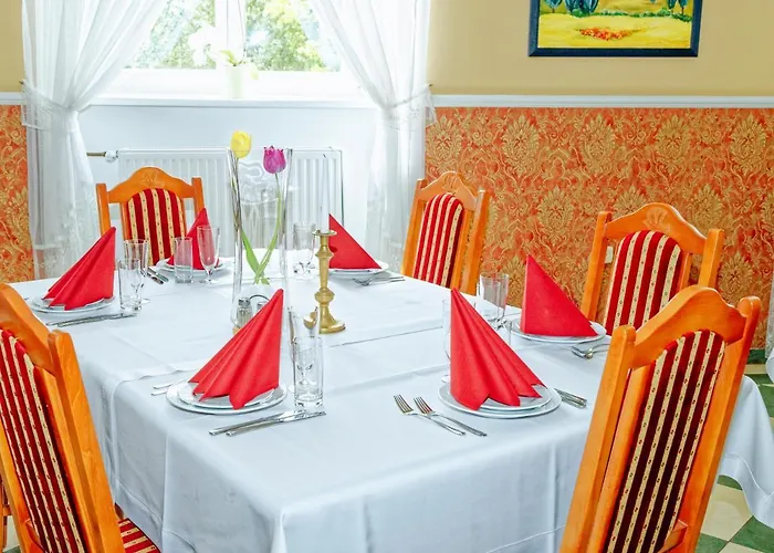 Palac Ptaszynka Bed & Breakfast