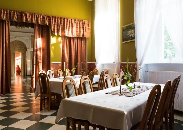 Nocleg ze śniadaniem Pałac Ptaszynka Gryfice