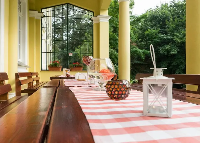 Bed & Breakfast Palac Ptaszynka 3*