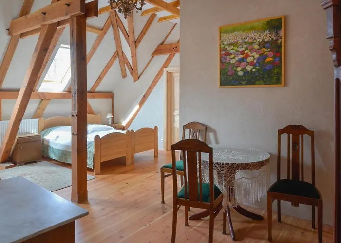 Palac Ptaszynka Bed & Breakfast