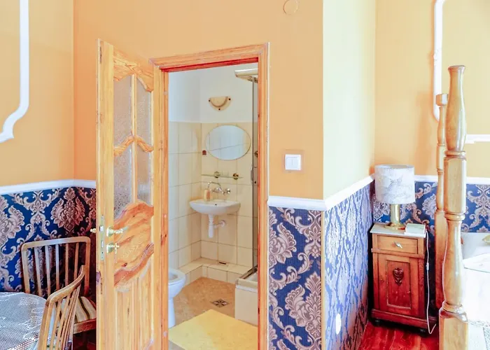 Palac Ptaszynka Bed & Breakfast